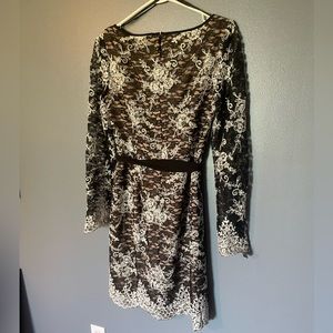 Mid lace dress